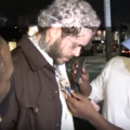 VIDEO: Post Malone laat diamanten op straat testen op authenticiteit