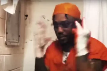 Drillrapper Tay627 verdacht van poging moord neemt clip op in gevangenis (VIDEO)