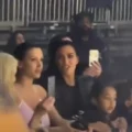 Kim Kardashian en Bianca Censori samen bij Kanye's album luisterfeest