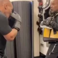 Mike Tyson in training voor gevecht tegen YouTuber Jake Paul (VIDEO)