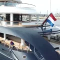 Facebook baas Zuckerberg trakteert zichzelf op megajacht van 300 miljoen uit Nederland (VIDEO)